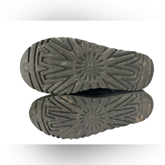 UGG BAILEY BUTTONS TRIPLET BOMBER LEATHER BOOTS BLACK WOMEN SIZE 7 B6 - Picture 6 of 9